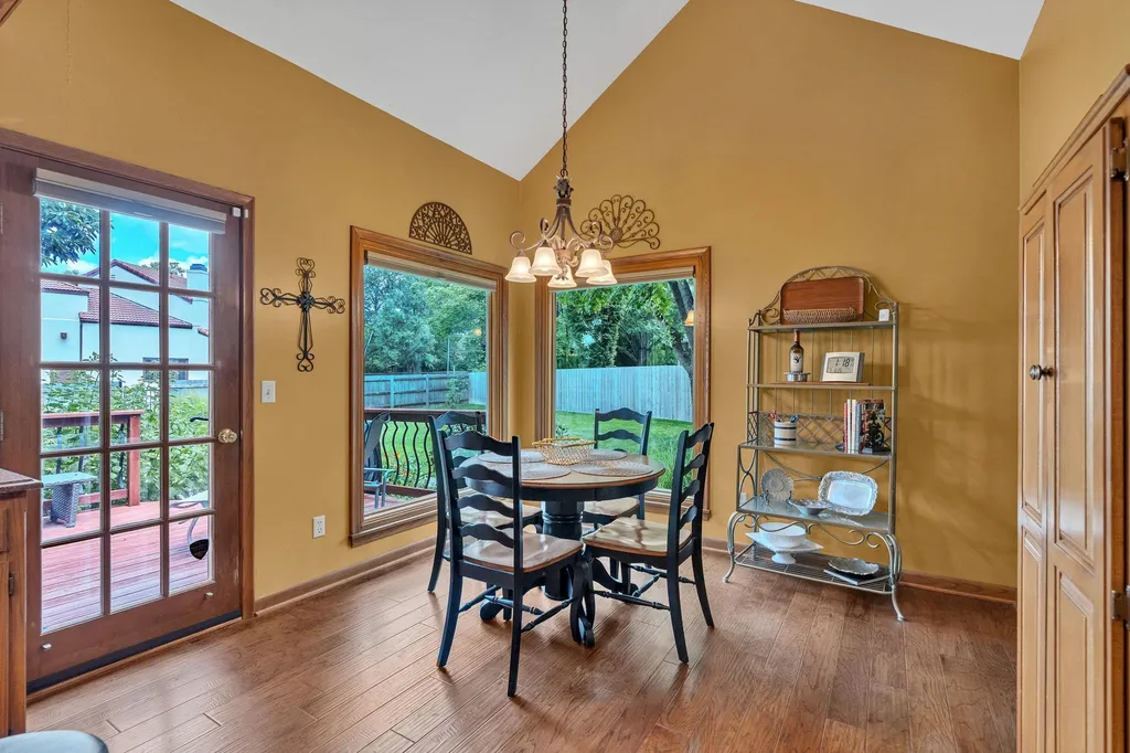 912 N Gatewood Wichita KS 67206