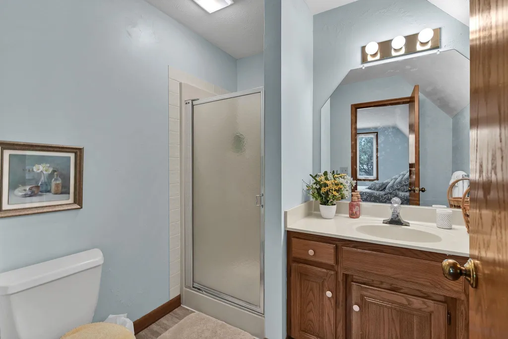 912 N Gatewood Wichita KS 67206