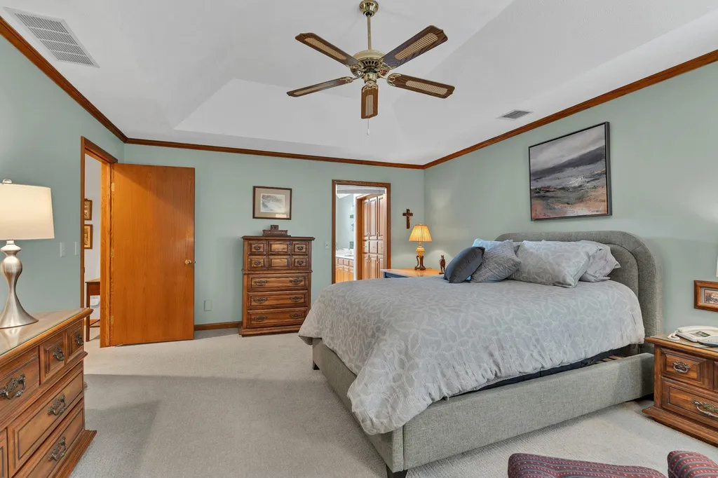 912 N Gatewood Wichita KS 67206