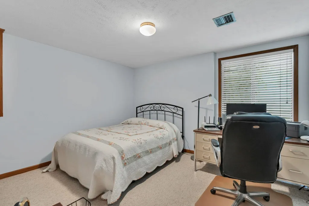 912 N Gatewood Wichita KS 67206