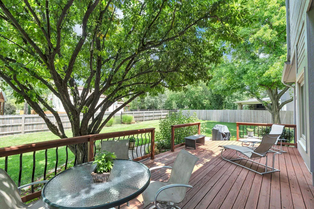 912 N Gatewood Wichita KS 67206