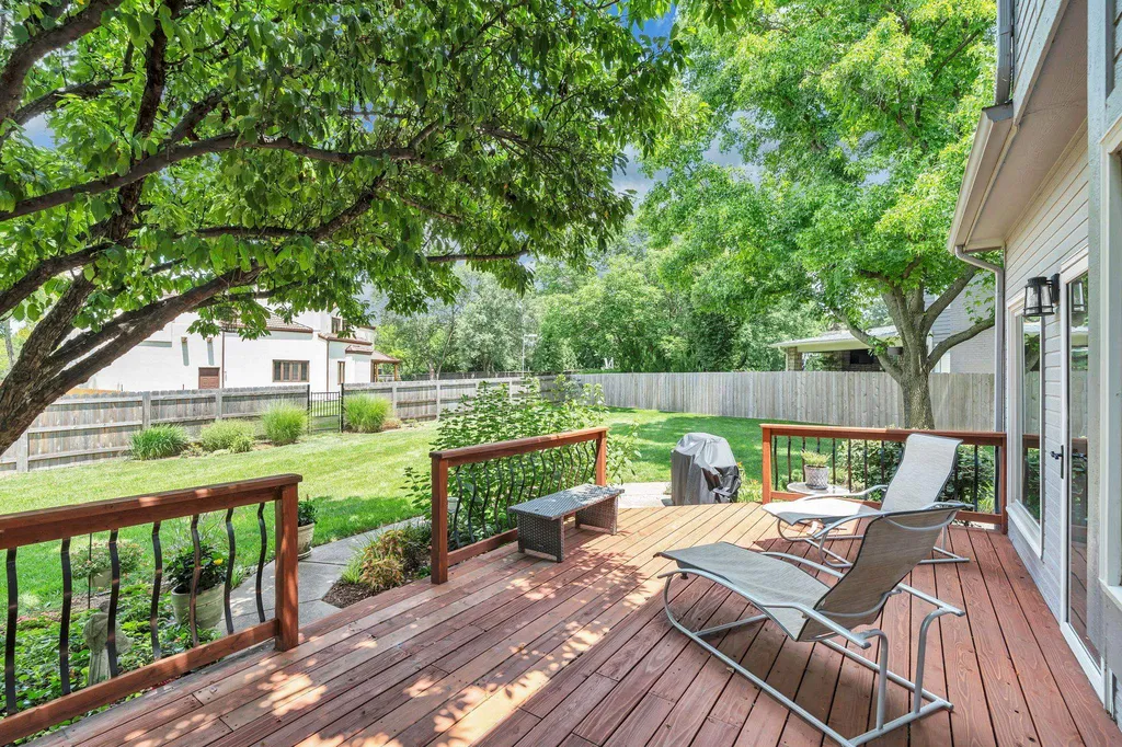 912 N Gatewood Wichita KS 67206
