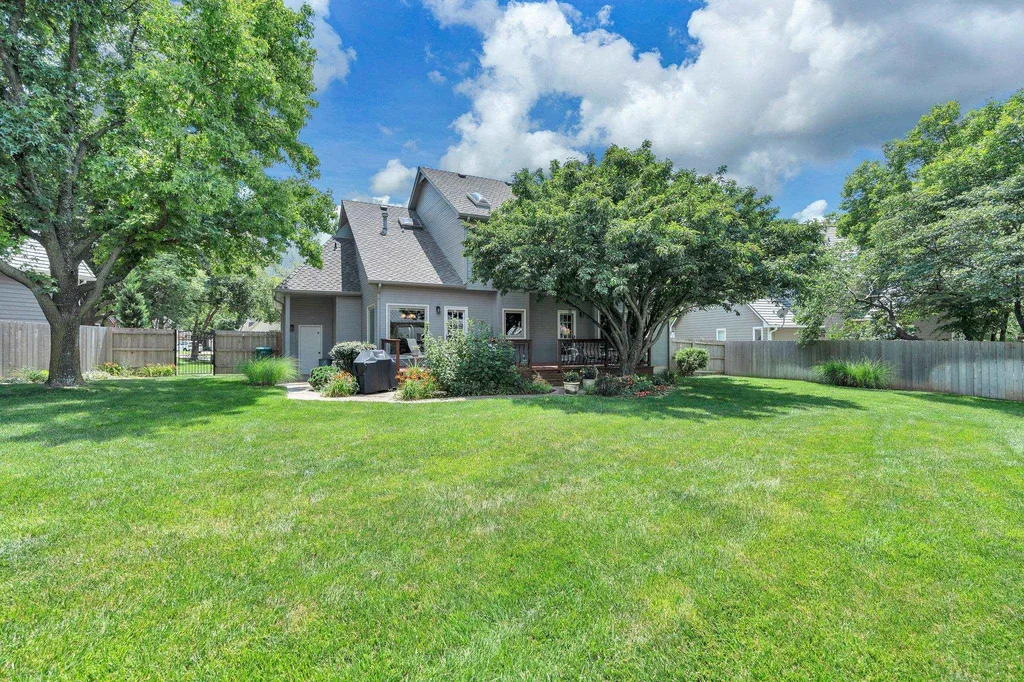 912 N Gatewood Wichita KS 67206