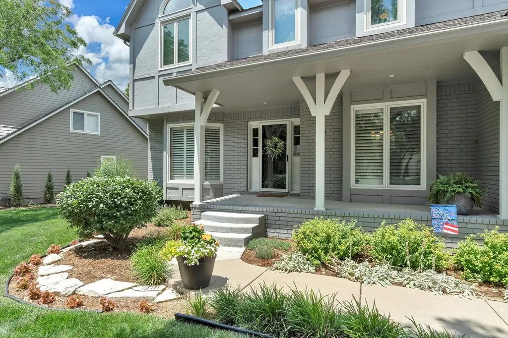 912 N Gatewood Wichita KS 67206
