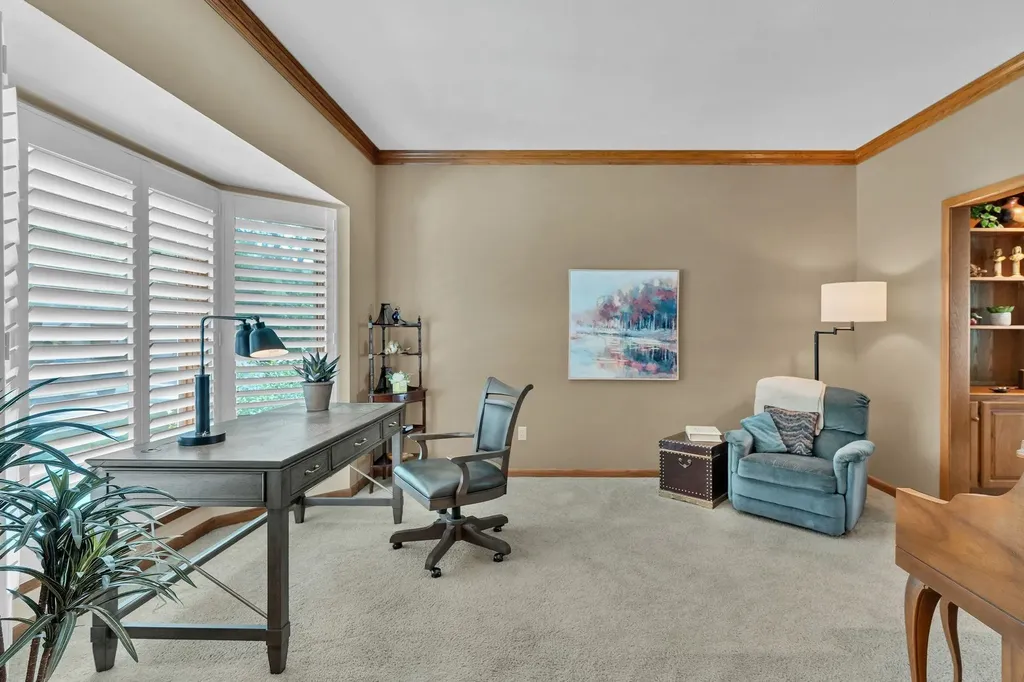 912 N Gatewood Wichita KS 67206