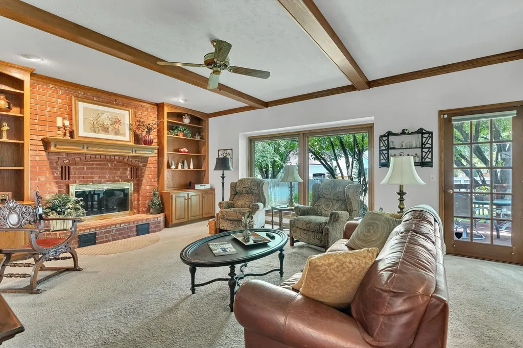 912 N Gatewood Wichita KS 67206