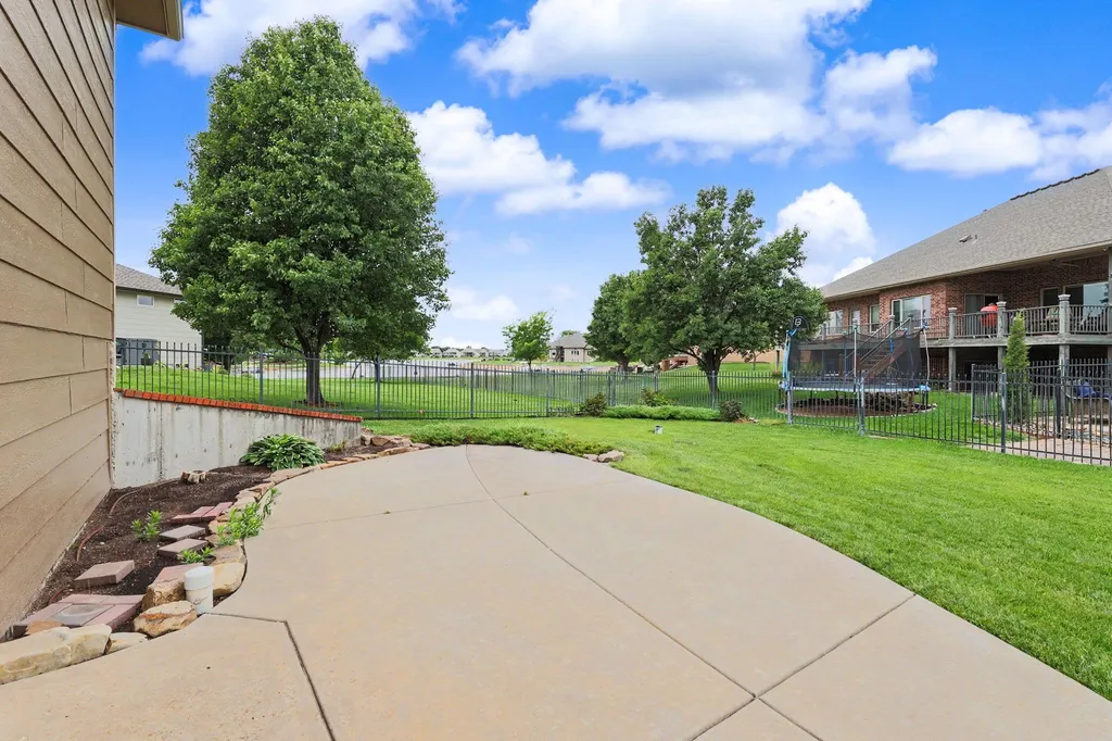 3317 N North Shore Court Wichita KS 67205