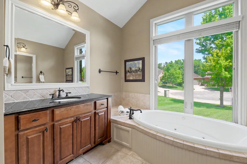 13104 E Mainsgate Circle Wichita KS 67228