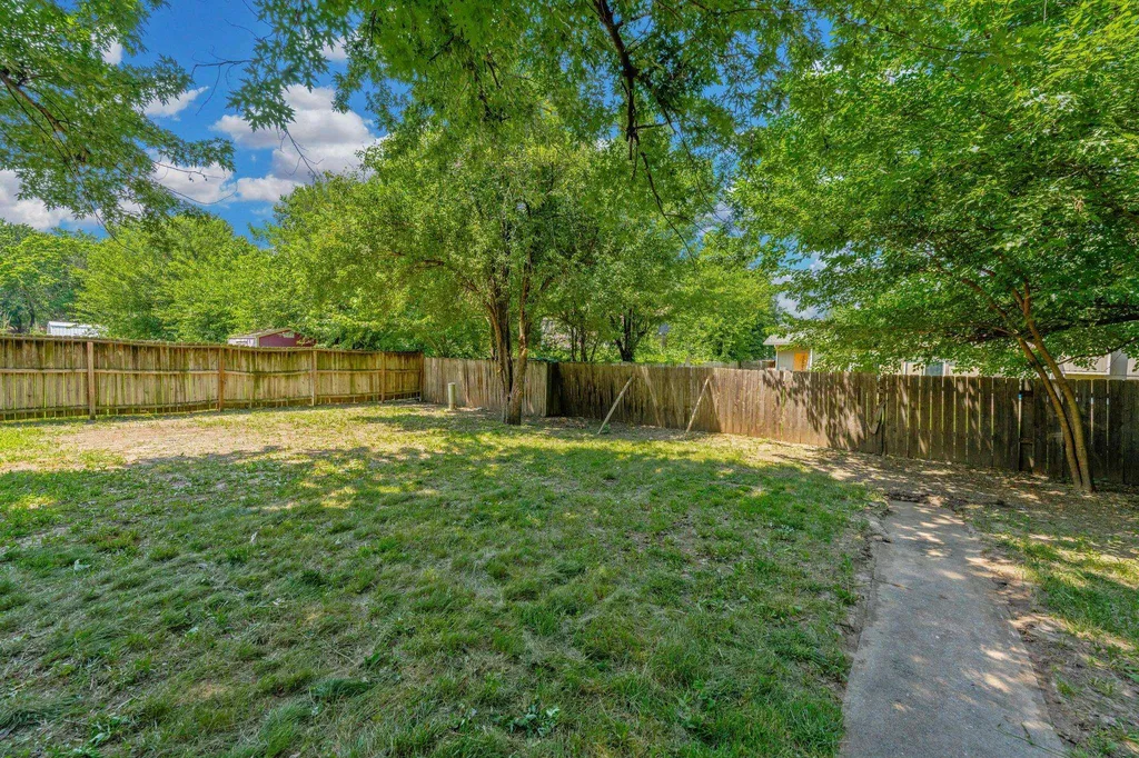 610 E Campus Street Wichita KS 67216