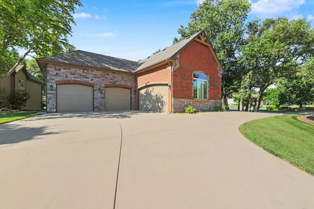 3810 N Watercress Court Maize KS 67101