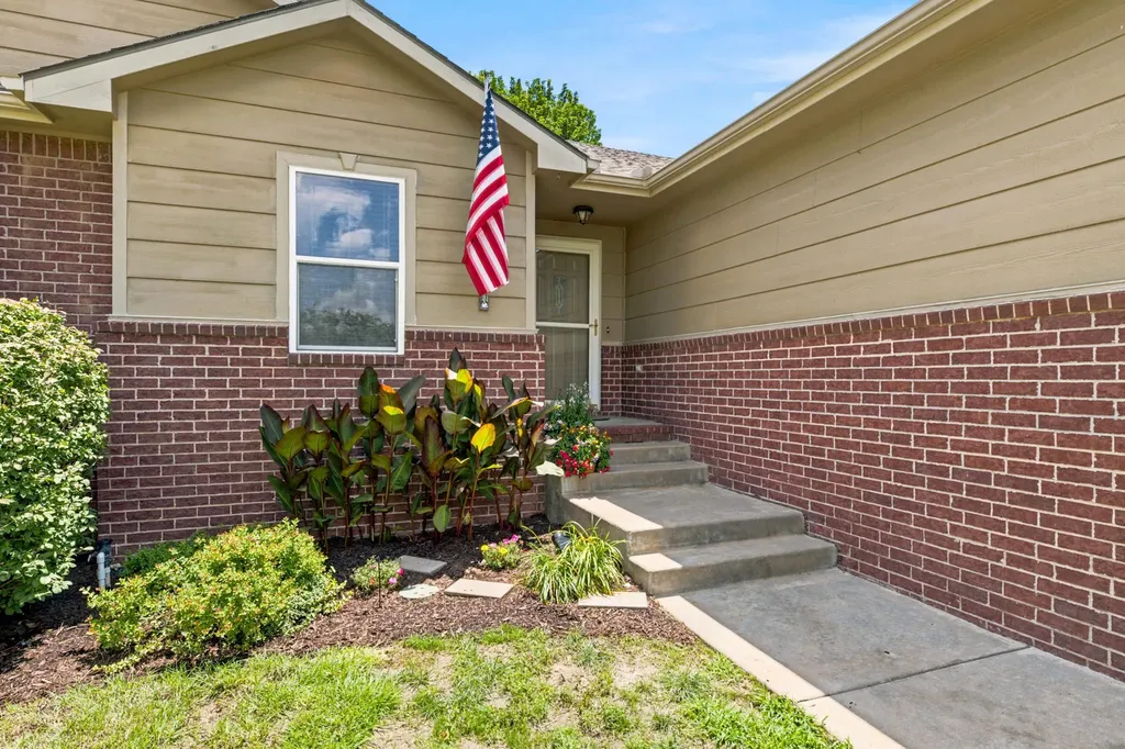 2635 E Sunnyslope Park City KS 67219