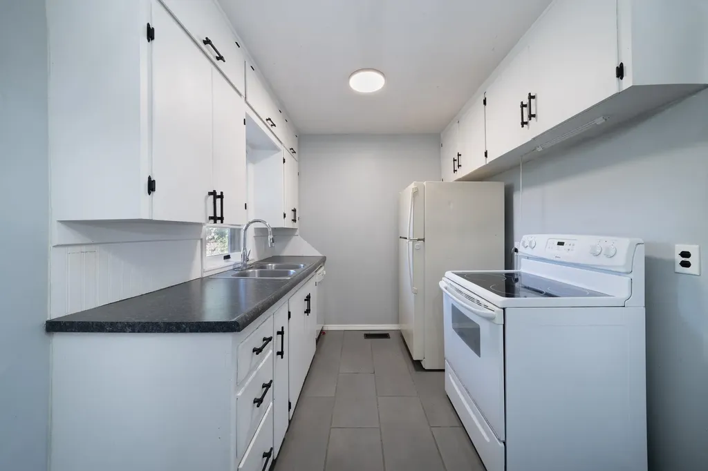 1308 E Catalina Wichita KS 67216