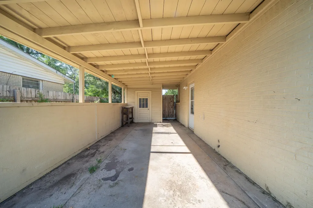 1308 E Catalina Wichita KS 67216