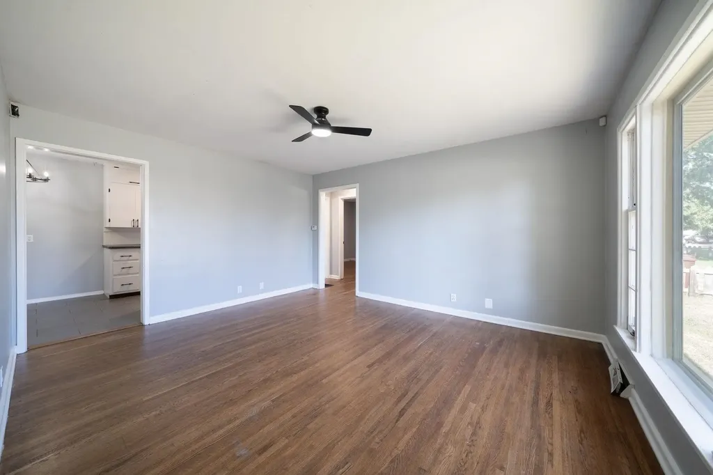 1308 E Catalina Wichita KS 67216