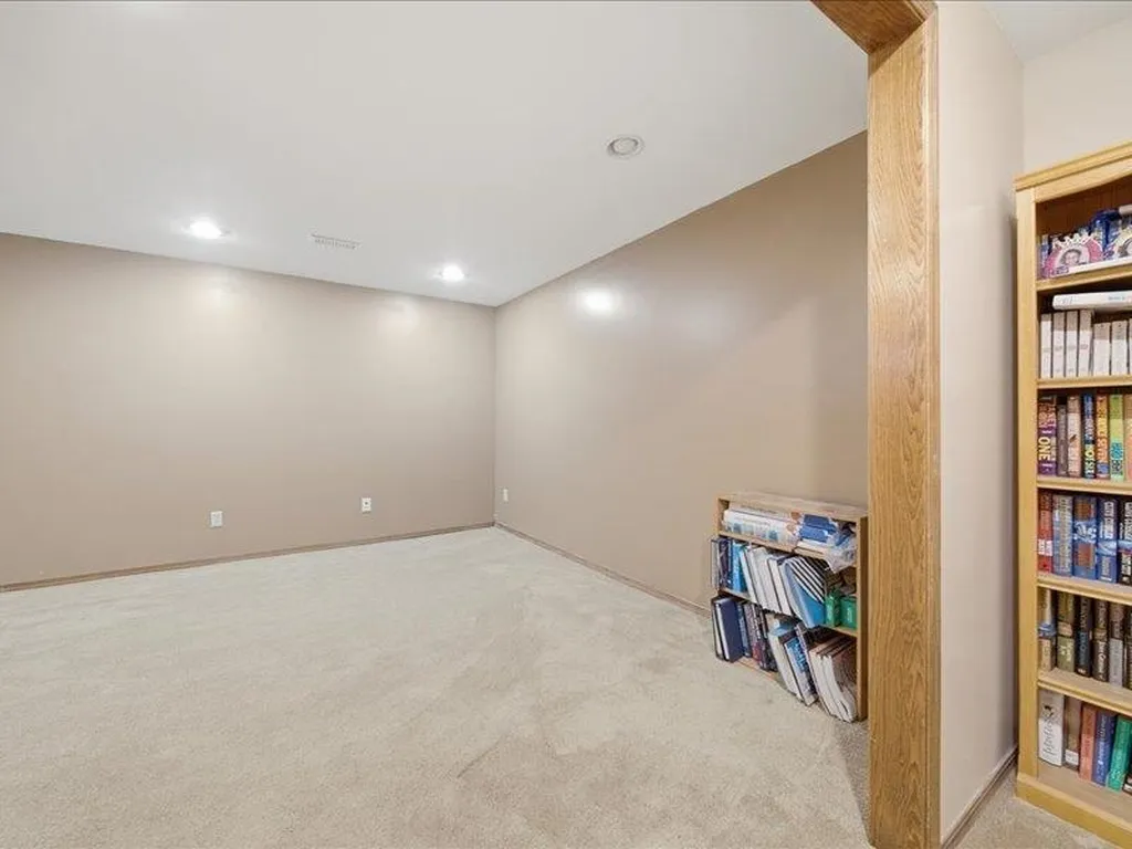2040 N Parkridge Court Wichita KS 67212