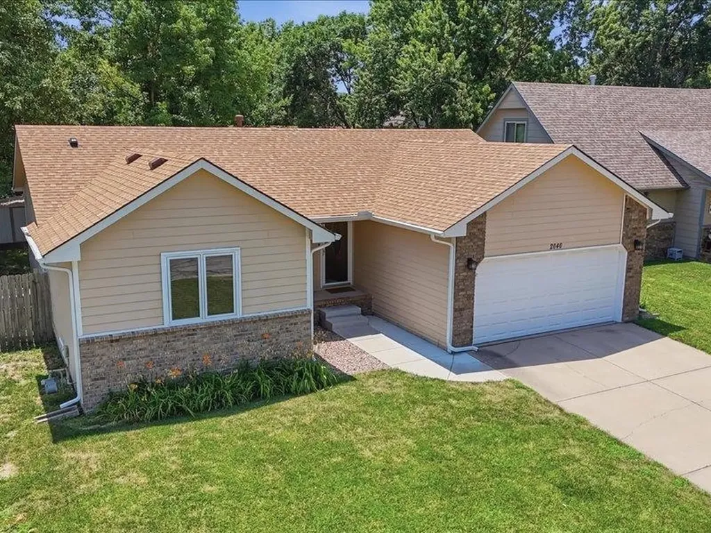 2040 N Parkridge Court Wichita KS 67212