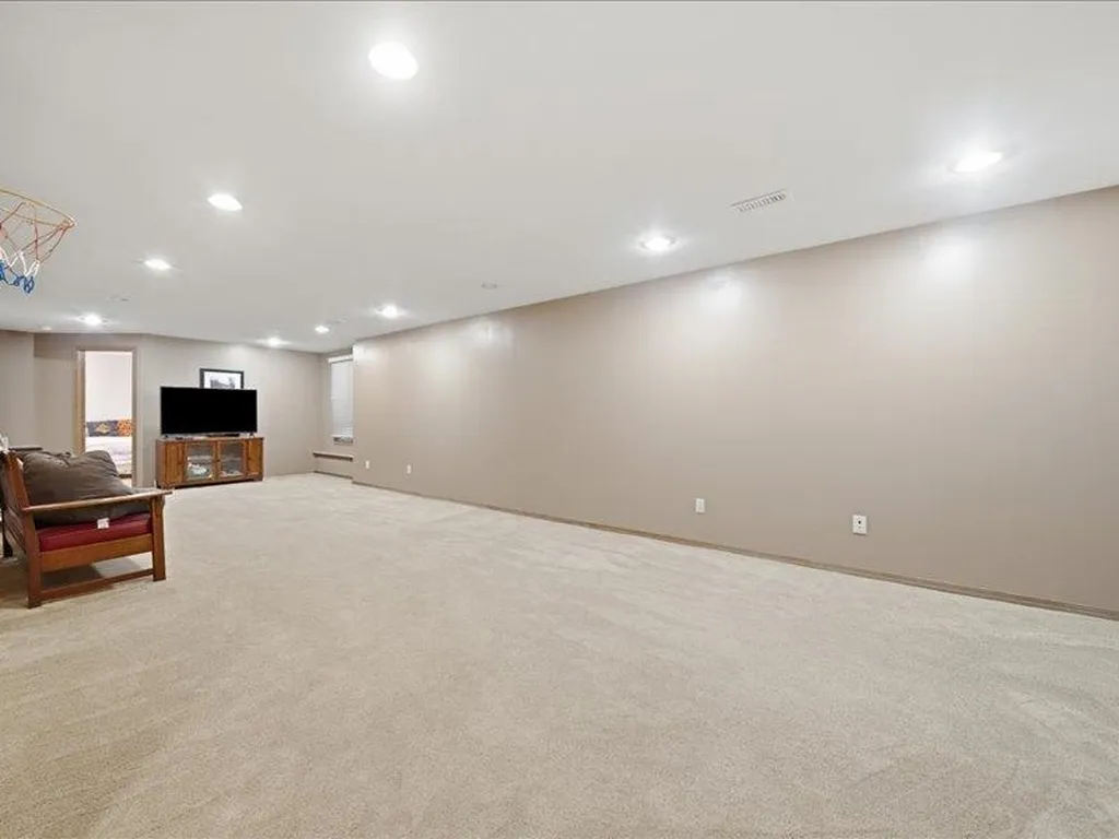 2040 N Parkridge Court Wichita KS 67212