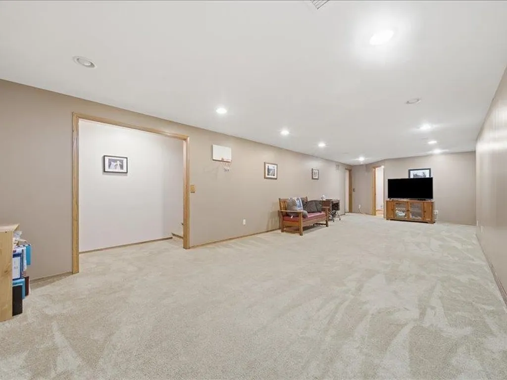 2040 N Parkridge Court Wichita KS 67212