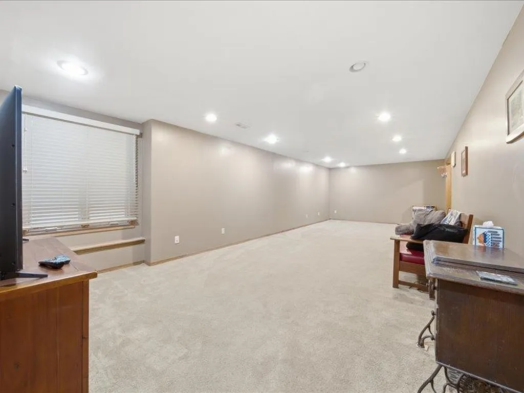 2040 N Parkridge Court Wichita KS 67212