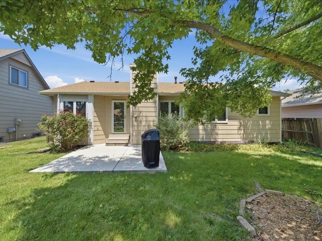 2040 N Parkridge Court Wichita KS 67212