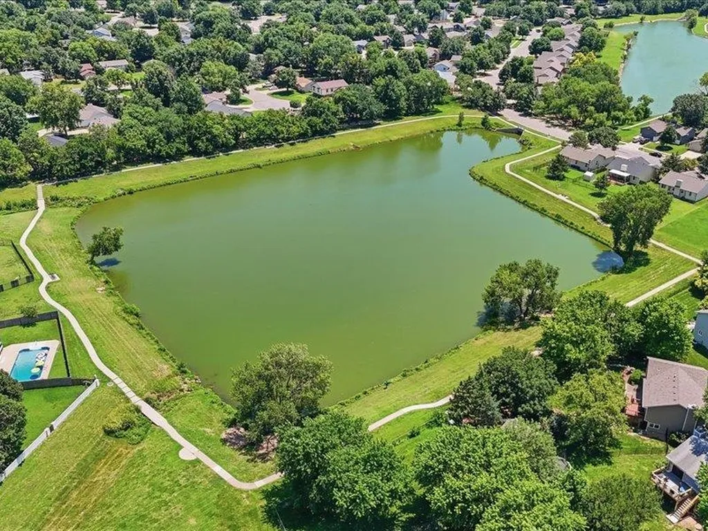 2040 N Parkridge Court Wichita KS 67212