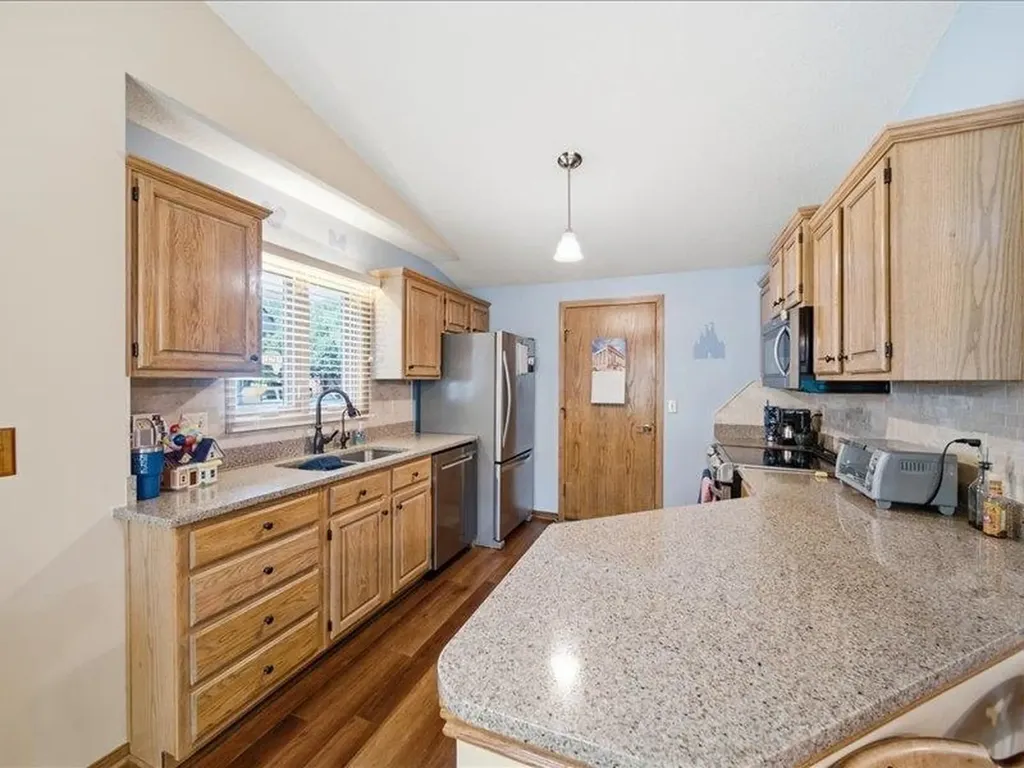 2040 N Parkridge Court Wichita KS 67212