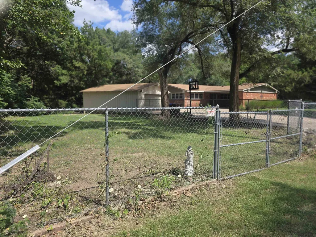 5540 N Porter Wichita KS 67204