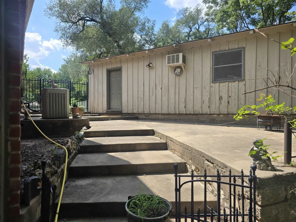 5540 N Porter Wichita KS 67204