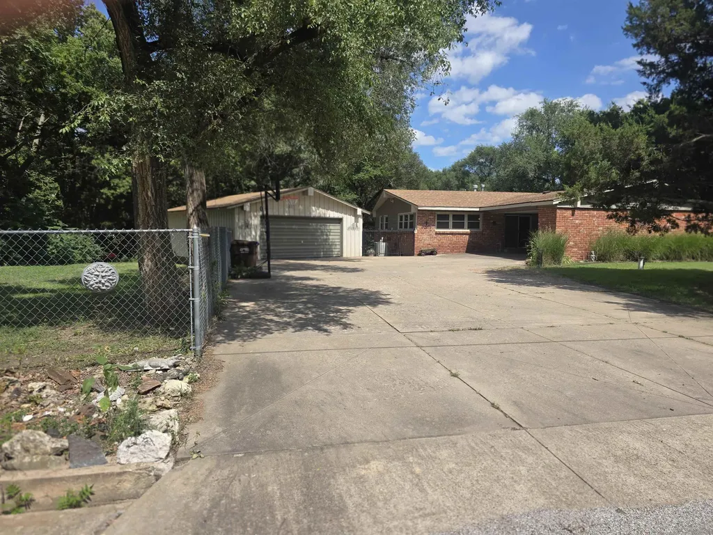 5540 N Porter Wichita KS 67204