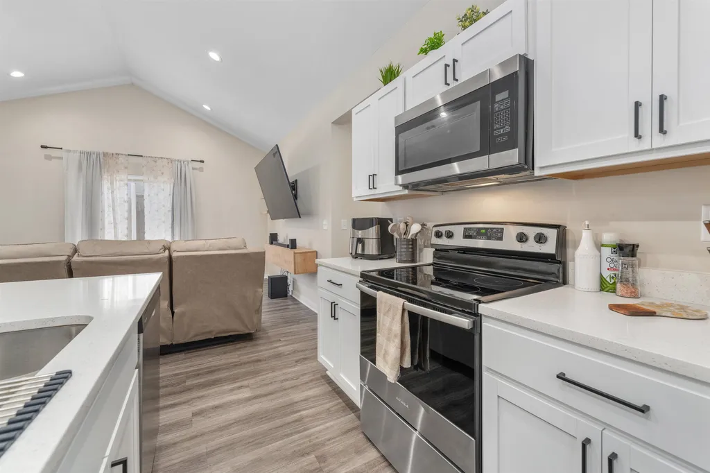 12019 W Shadow Lakes Wichita KS 67205