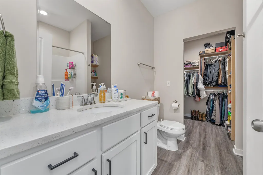 12019 W Shadow Lakes Wichita KS 67205