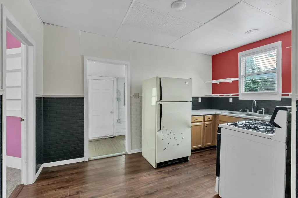 417 W 11th Avenue Winfield KS 67156-3513