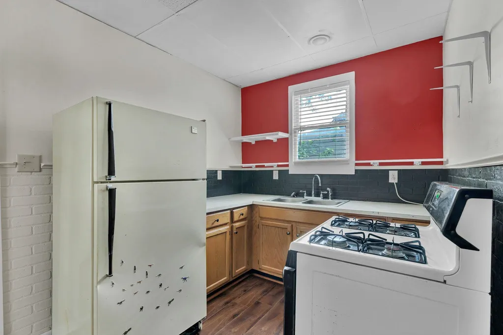 417 W 11th Avenue Winfield KS 67156-3513
