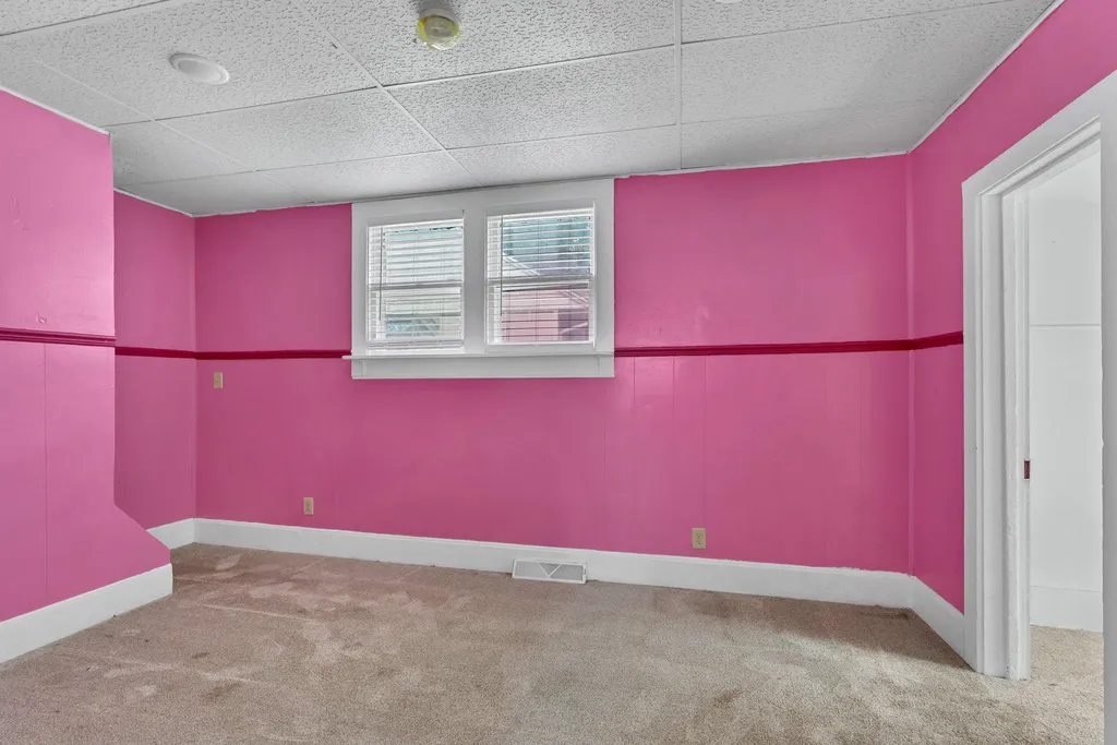 417 W 11th Avenue Winfield KS 67156-3513