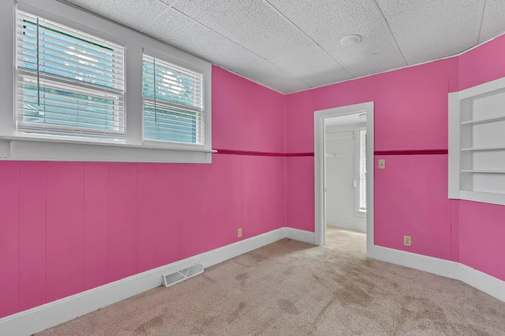 417 W 11th Avenue Winfield KS 67156-3513