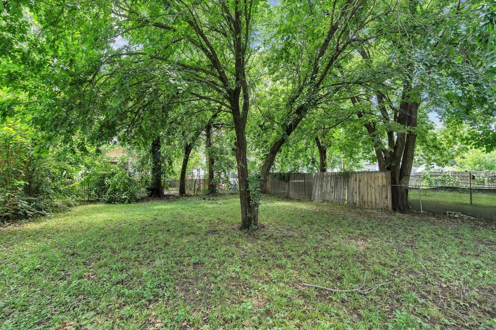 417 W 11th Avenue Winfield KS 67156-3513