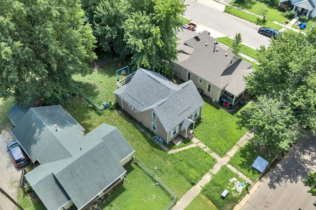 417 W 11th Avenue Winfield KS 67156-3513