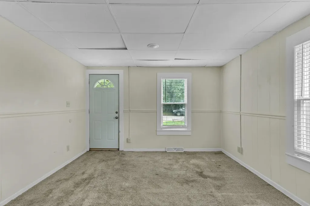 417 W 11th Avenue Winfield KS 67156-3513
