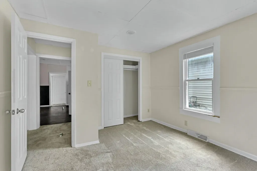 417 W 11th Avenue Winfield KS 67156-3513
