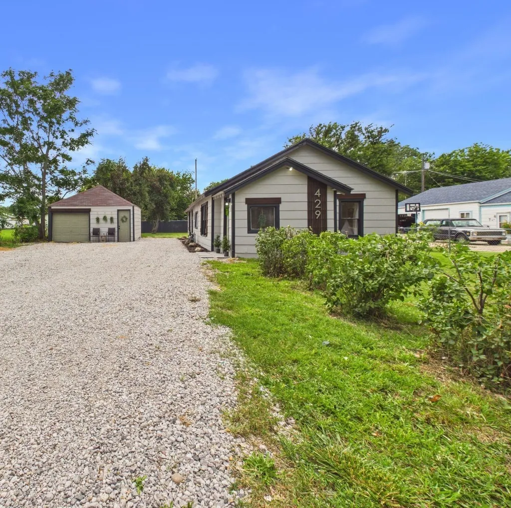 429 S Knight Street Wichita KS 67213