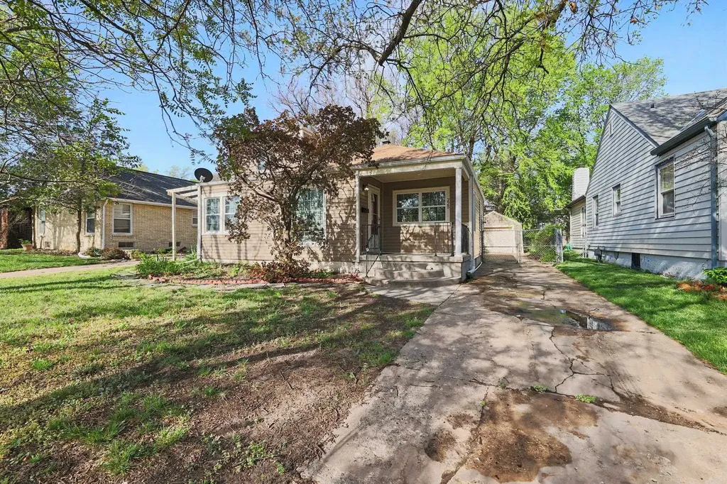 225 S Glendale Wichita KS 67218