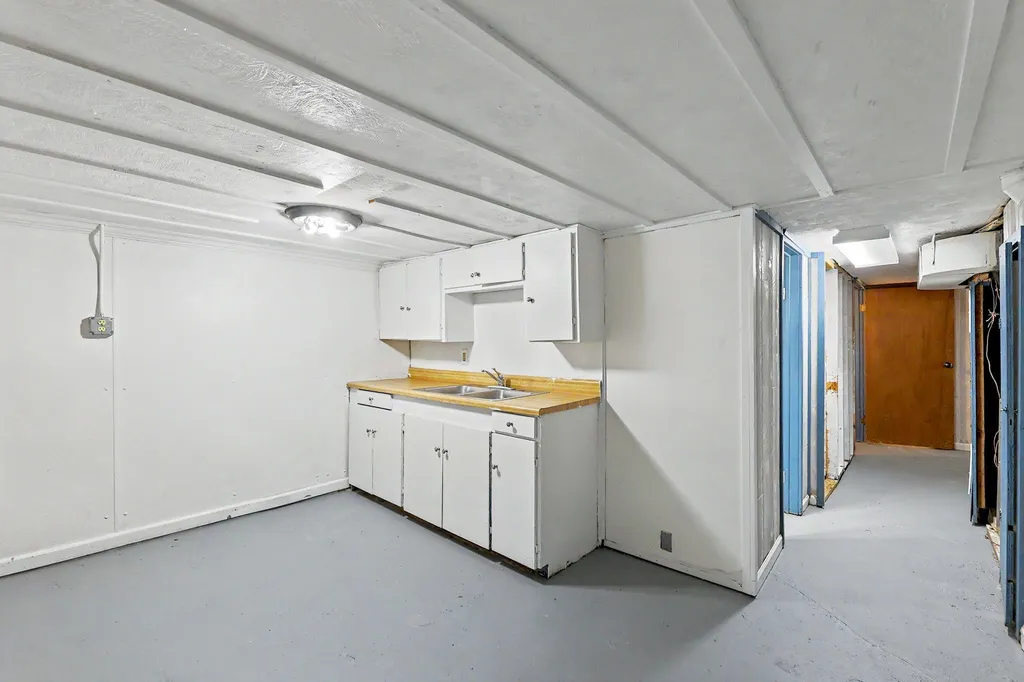 225 S Glendale Wichita KS 67218