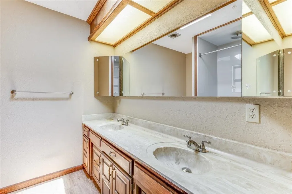 1309 S Bridgewater Drive Wichita KS 67209