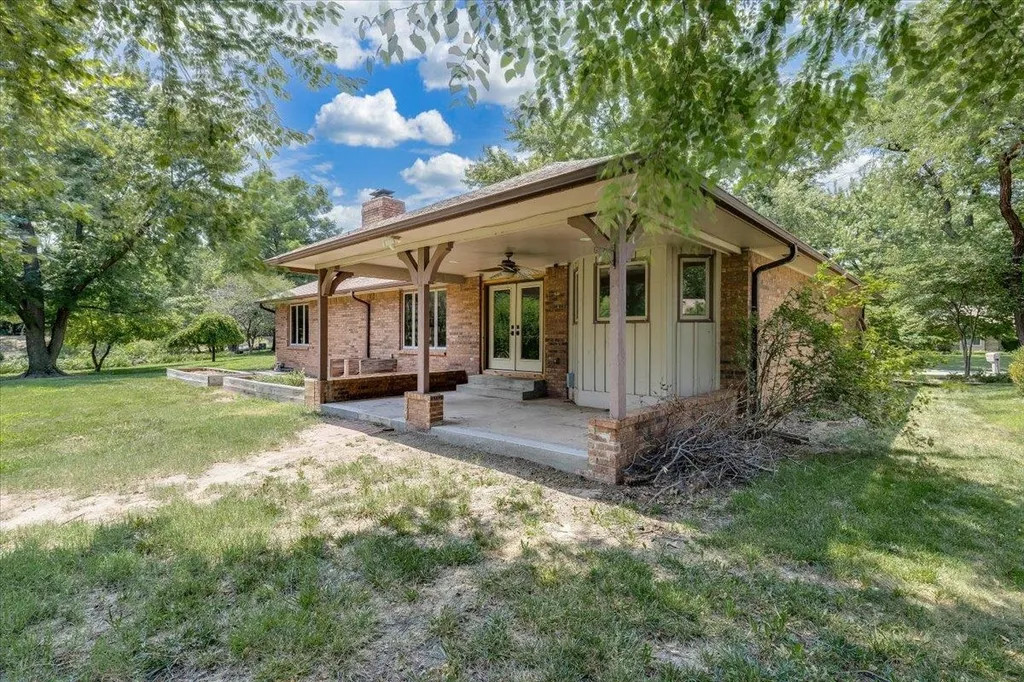 1309 S Bridgewater Drive Wichita KS 67209