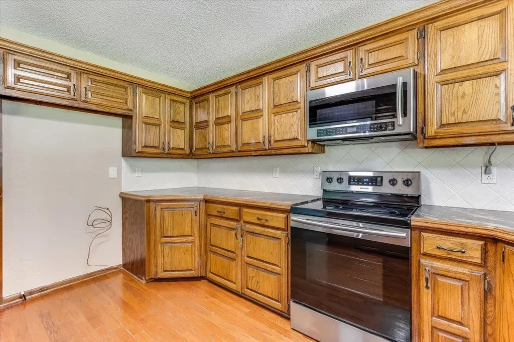 1309 S Bridgewater Drive Wichita KS 67209