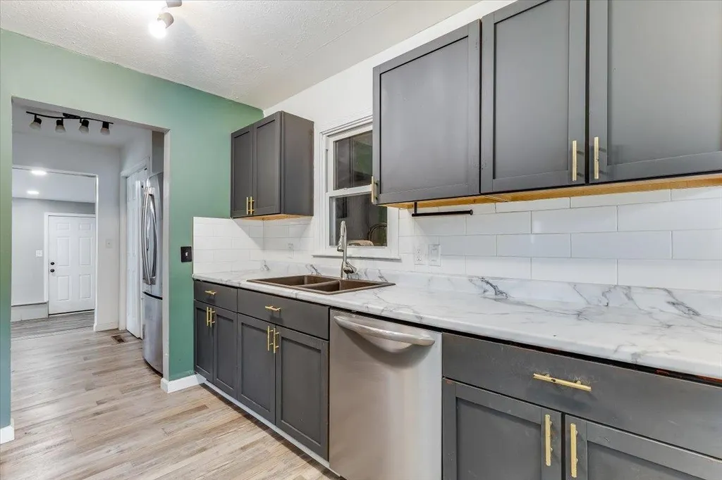 6413 N Longmont Park City KS 67219