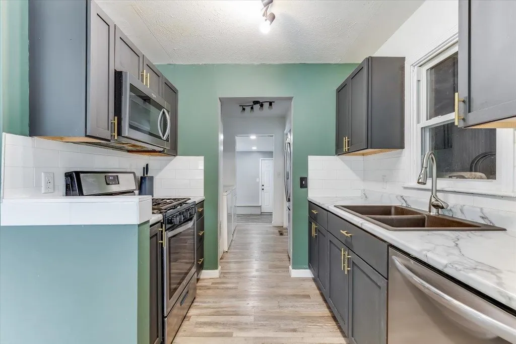 6413 N Longmont Park City KS 67219