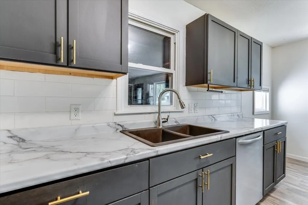 6413 N Longmont Park City KS 67219