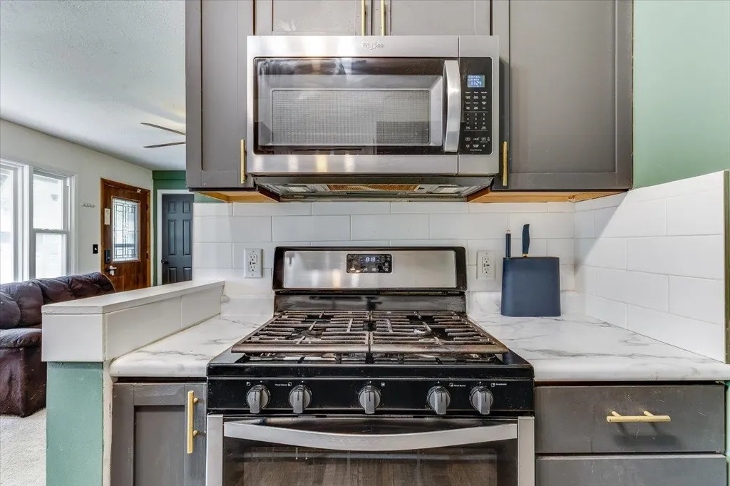 6413 N Longmont Park City KS 67219