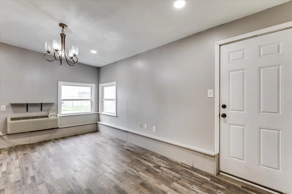 6413 N Longmont Park City KS 67219